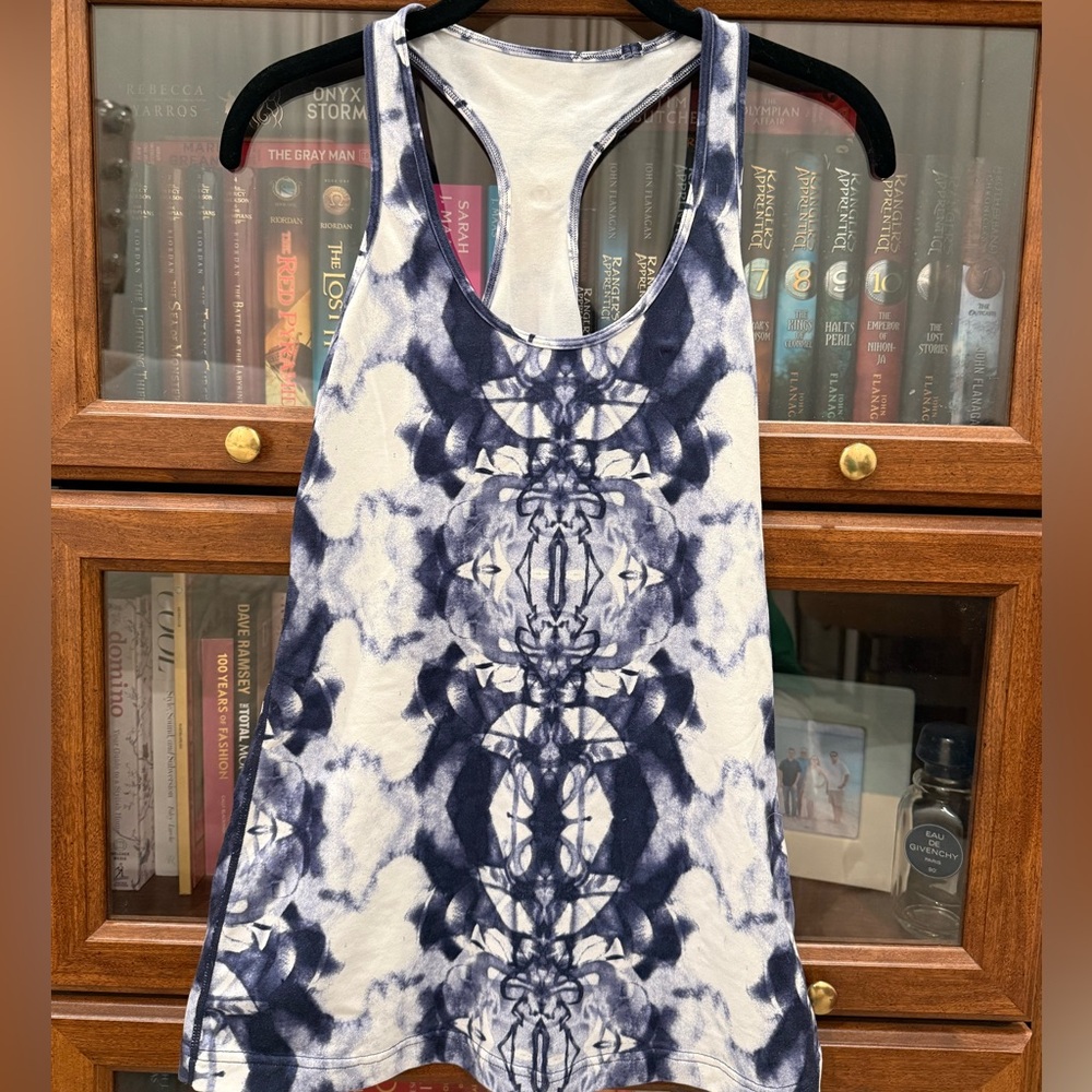 Lululemon Navy & White Tie Dye Pattern Tank